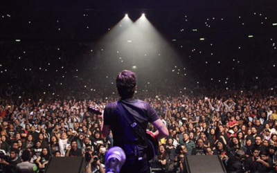 CAIFANES HACE VIBRAR A SUS FANS CON ROLAS DE ÉXITO